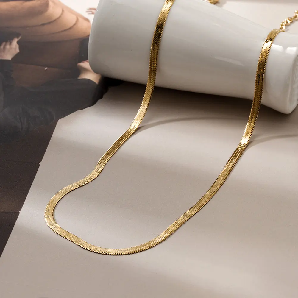Venice Necklace | Hypoallergenic 3mm Chain | Elegant Style | 16" + 2.5" Extension | Perfect for Layering | #VeniceVibes #NecklaceGoals
