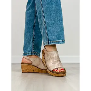 Corkys Most Wanted Wedges in CREAM CRACKLE