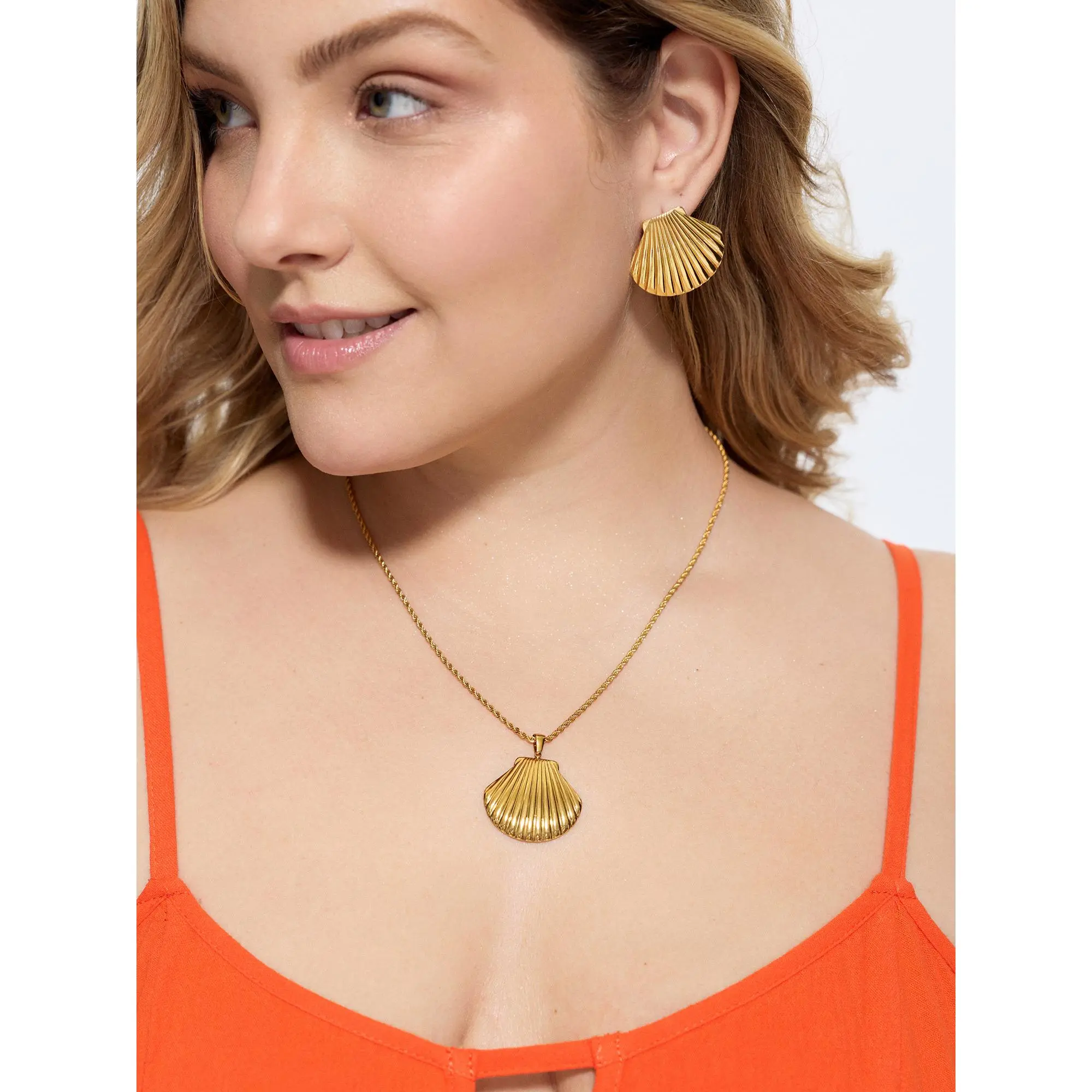 BLOOMCHIC Women's Plus Size Seashell Detail Gold-Tone Stud Earrings [M-6X]- Gold Colored, Marine Charm, Ocean Themed, Shells Earrings for Summer, Gold Colored Earrings,Summerfinds