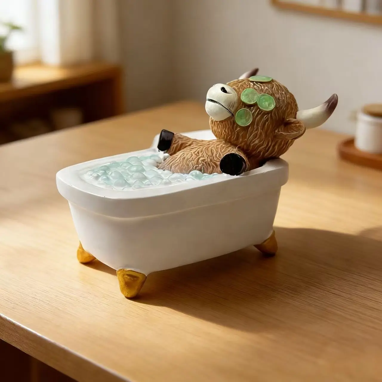 Highland Cow Statue Gift, Home Desktop Decoration Ornament, Office Desk Decor, Festival Gift, Collectible Figurines, Resin Animal Sculptures, Resin Animal Ornaments, Decorative Statues, Decorative Sculptures, Decorative Piece, Perfect for Home and Office
