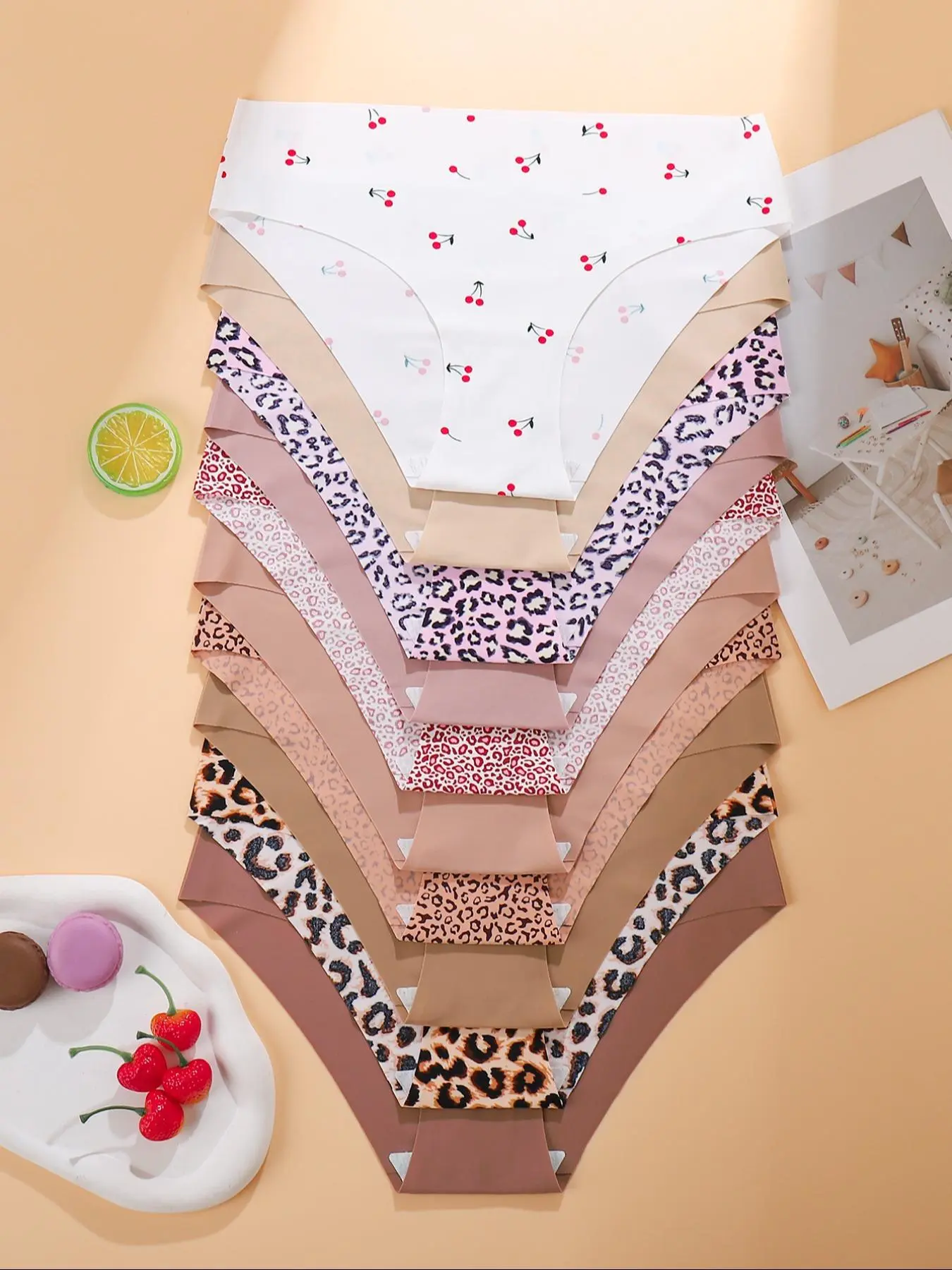 10 Pcs Women's Seamless Ice Silk Underwear Set, Cute Fashion Prints, Extra Thin Fitted Cotton Panties, All Season Comfortable Fit, Fashion Comfy Underwear