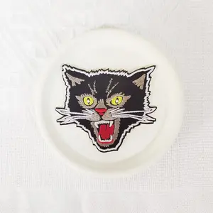 1PCS punk style screaming rock cat embroidery patch with horror expression design badge, DIY decorative patch patch patch for hats, bags, shoes, and clothing, durable material with back hot melt adhesive that can be sewn, ironed, and washed
