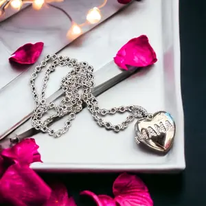 Custom Mama Locket Necklace
