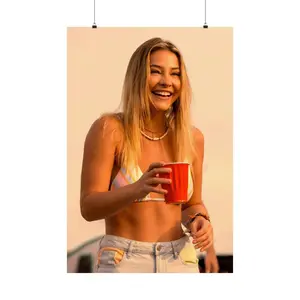 (No Frame) Vertical Poster, Sarah Cameron Madelyn Cline From Outer Banks, Matte Wall Art Print, Coastal Beach, TV Show Fan Gift, Room Decor, Coastal