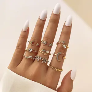 Viral Stackable Rings Set, Gold Moon Star Knuckle Rings for Women, Boho Dainty Midi Rings, Lightweight Vintage Stacking Rings Pack, Trendy Jewelry Gift for Birthday Valentine’s Day