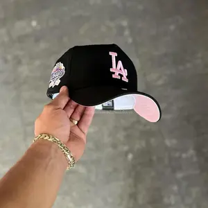 Black New Era 9FORTY Los Angeles Dodgers Curved Brim Baseball Hat, Pink Embroidered LA Logo & Pink Undervisor, MLB Streetwear Cap, Limited Edition 2026 Urban Streetwear Gorra premium, Ideal para destacr tu estilo en TikTok.