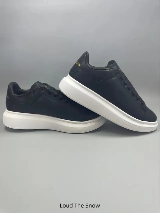 Pair All Black Leather Upper White Chunky Platform Sneakers Tiny Gold Logo Heel Shock Absorb Midsole Lace Up Casual Skate Shoes Unisex Matching Couple Footwear