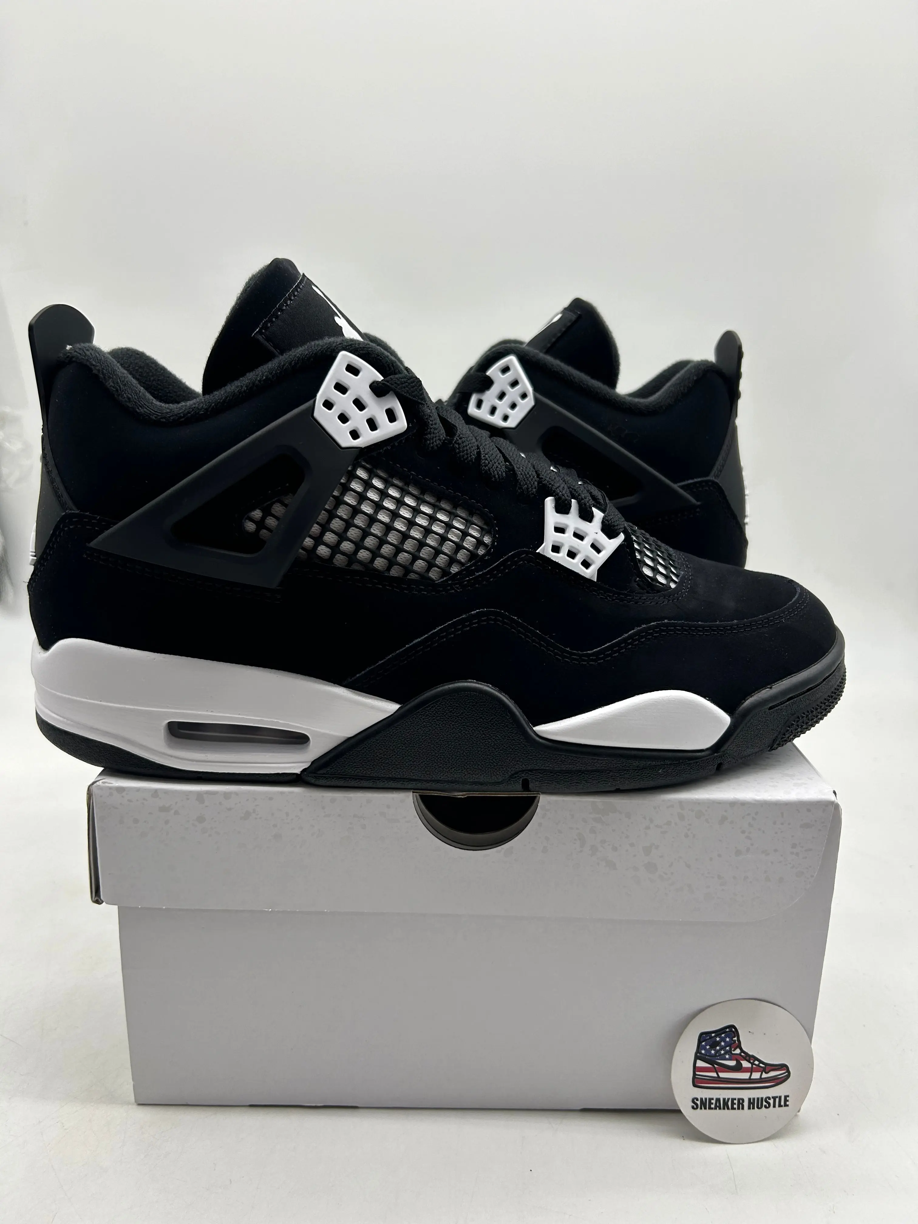 Jordan 4 Retro White Thunder