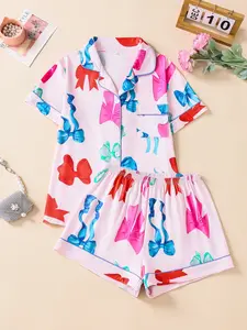 Two-piece bow-patterned ladies' pajama set - short-sleeved button-down top with shorts - all-season comfortable style