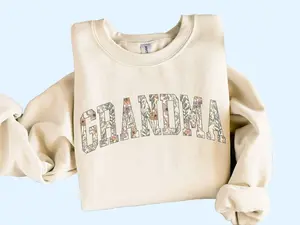 Grandma Sweatshirt, Floral Grandma Sweatshirt, Grandma Crewneck, Grandma Sweater, Gift for Grandma, First Time Grandma Gift, Grandma Floral