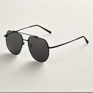 FYTOO Polarized Unisex Sunglasses | 4pcs Set with 1 Glasses & 3 Accessories | Classic Cool Style for Beach, Camping & Driving | Ideal Valentine’s Gift FT7116HKHP