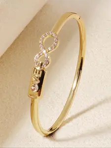 Infinity Decor Women's Bracelet with Simple Letter Design, Everyday Jewelry Perfect for Valentine's Day, Mother's Day and Birthdays