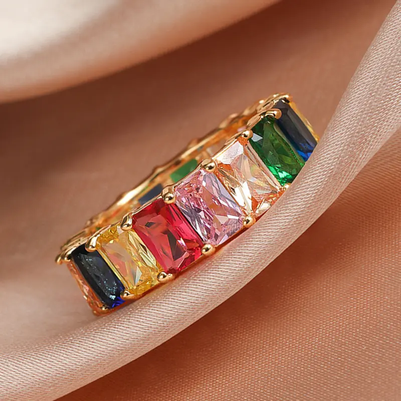 Women's 18K gold-plated full diamond eternal ring, personalized and creative cubic zirconia full circle stackable ring, available in white and rainbow colors for wedding party jewelry gifts