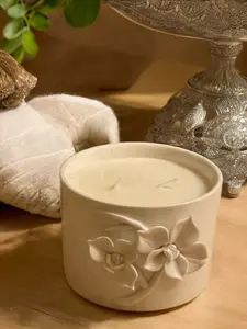 Fleur Luxury Soy Wax Candle - White Floral Elegance/ 12oz.