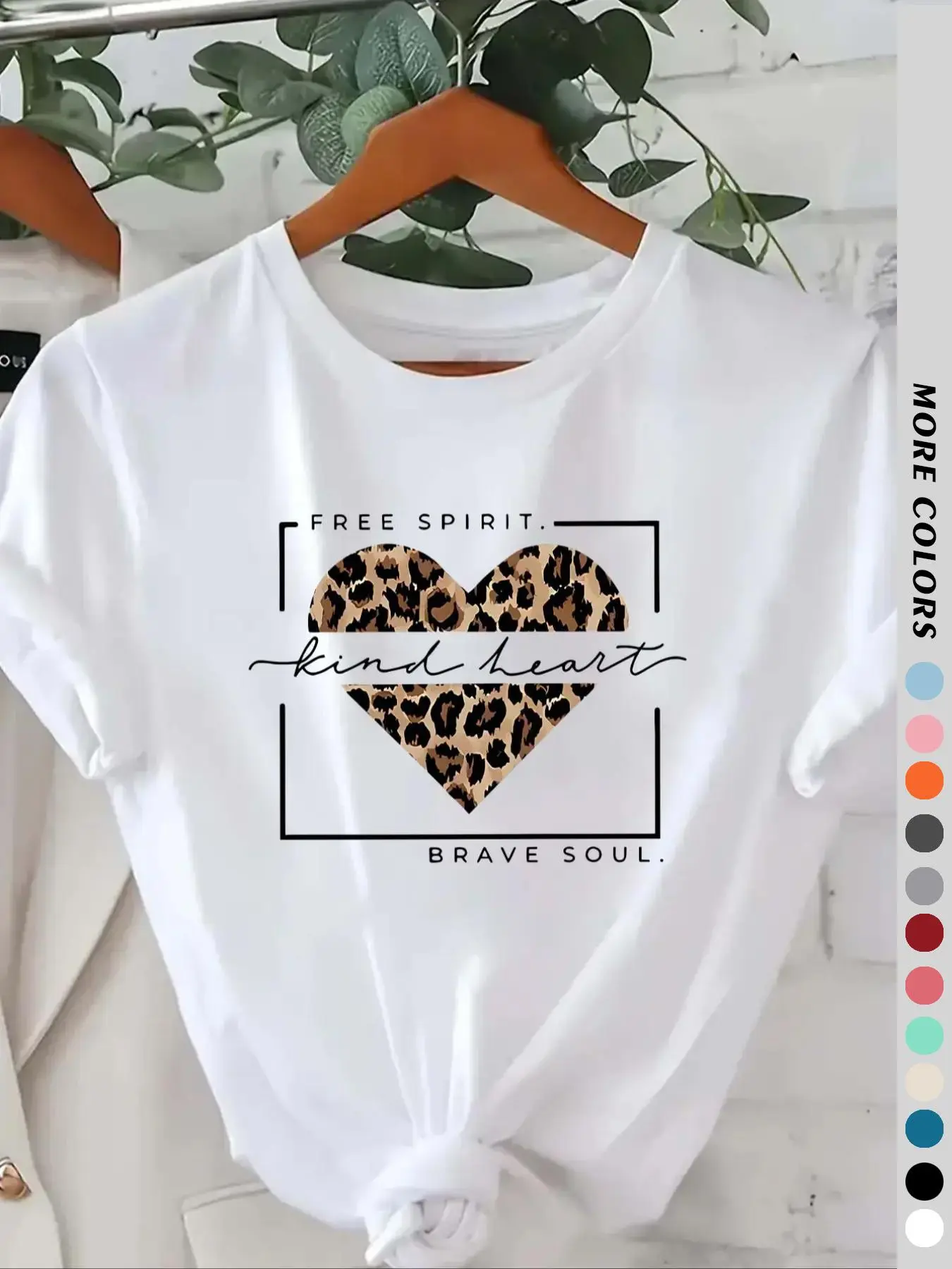 Women's Fitted Short Sleeve Round Neck Graphic Print Top, Casual Trendy Boho Summer Fashion Tee, Versatile Heart Pattern Design, Casual Tee Tops