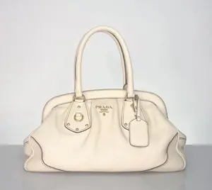 Pre-owned PRADA Vitello Daino Leather Shoulder Bags Frame Satchel