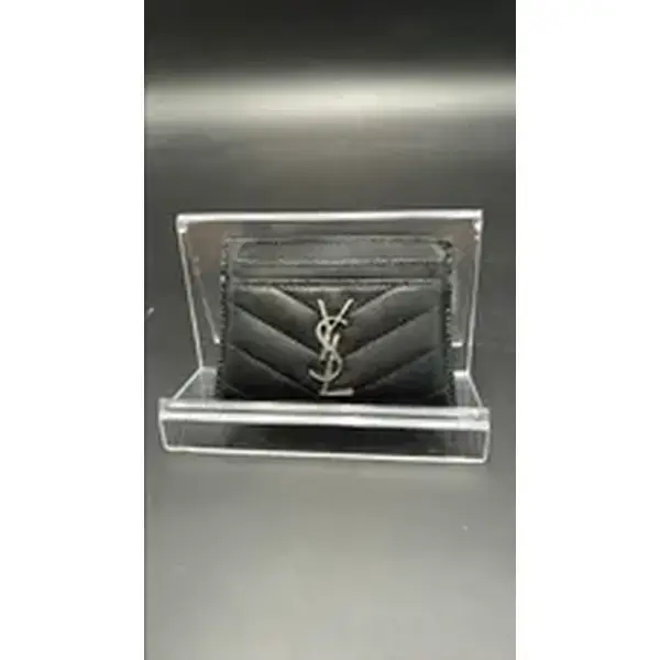 Pre-owned Leather Luxury Bags & Accessories YSL Caviar Card Holder, Black Date Code: GUE4232911020. Entrupy ID: YB9YD6J.