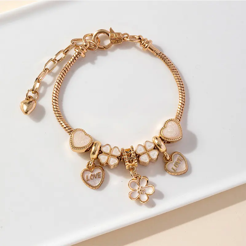 88 # YCB563 1 Love Petal Pendant