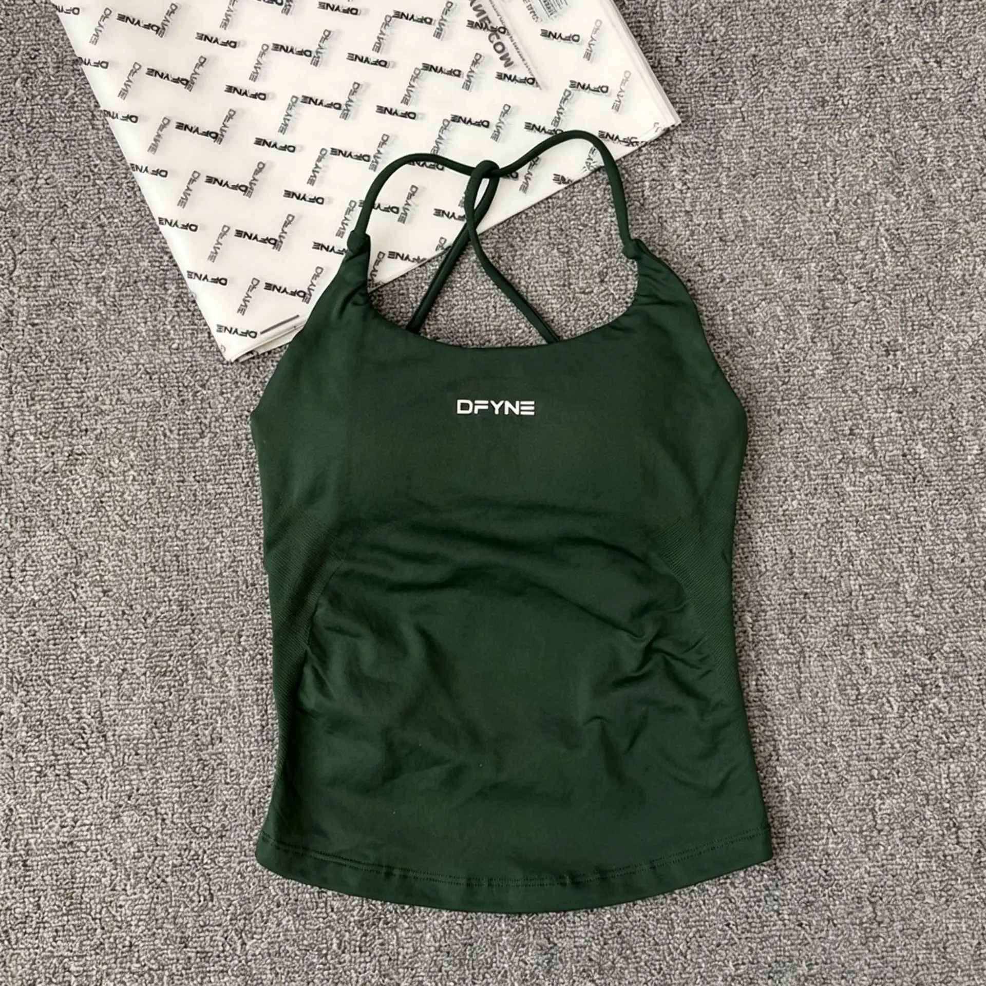 DFYNE Sports Bra for Women High Support Yoga Running Pilates Workout Tank Top with Removable Cups Adjustable Strap Sleeveless Crop Camisole for Gym Fitness Training Inner Outer Wear