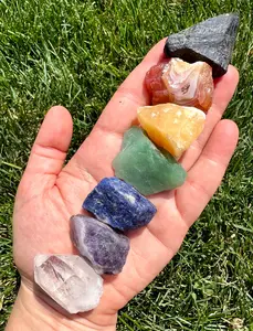 Raw 7 chakra Stone Set - Seven Chakra Crystals Black Tourmaline, Carnelian, Yellow Calcite, Green Aventurine, Sodalite, Amethyst, Clear Quartz