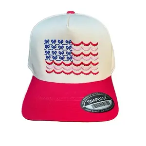 Scollop and bows flag Vintage Style Trucker Hat for Women Classic Beige & Red Chic Design with Embroidered Logo Snapback Fashion Hat