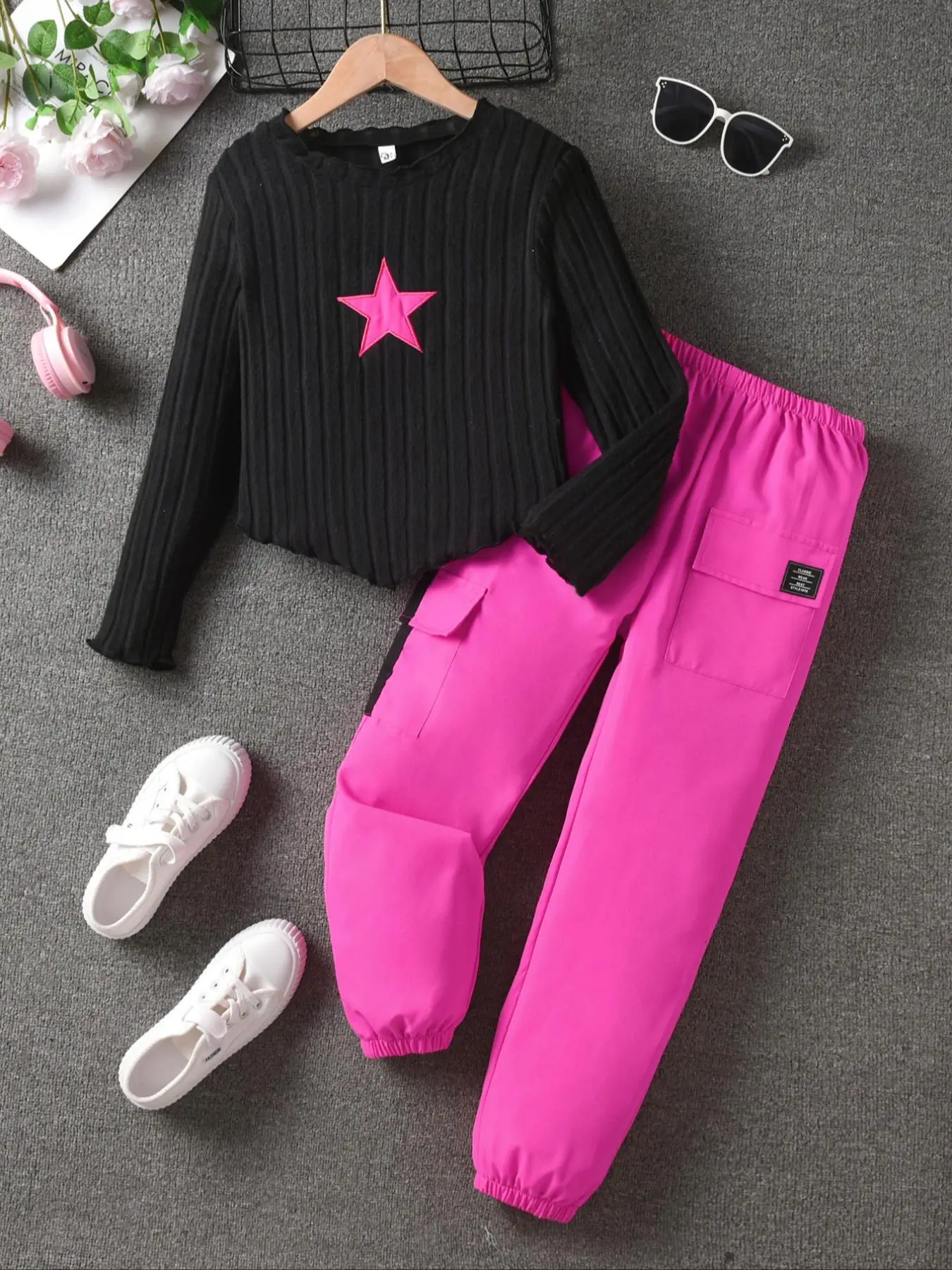 Two-Piece Set Girl's Star Graphic Tee & Pocket Patched Pants Set, Casual Long Sleeve Round Neck Top & Jogger Pants for Fall & Winter, Kids Clothes for