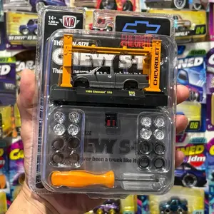 M2 Model Kit 1995 Chevy S10 Diecast Pickup Truck 1:64 scale