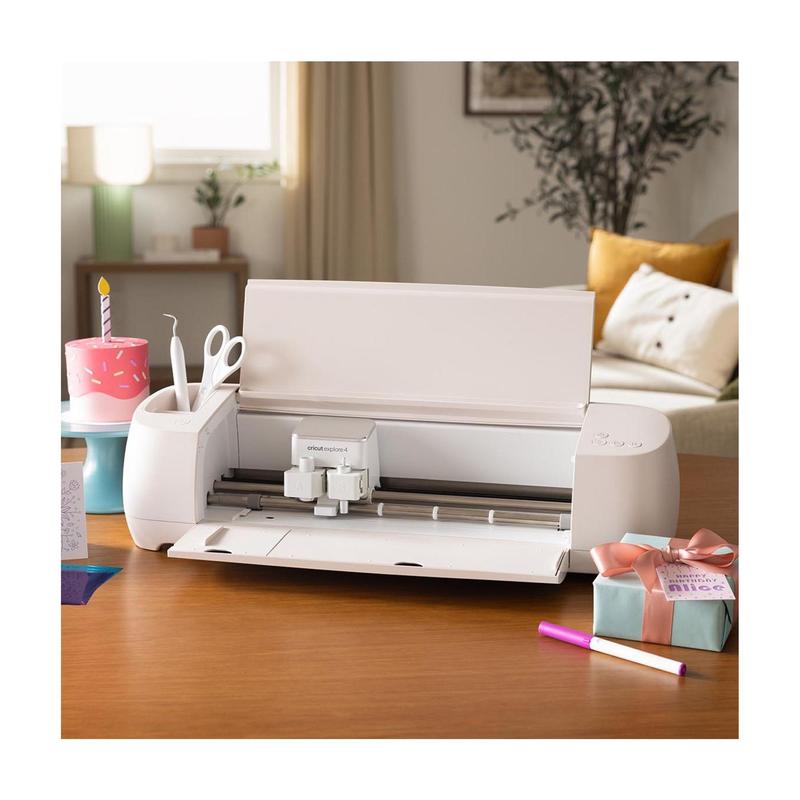 Cricut Maker 4 + Starter Bundle