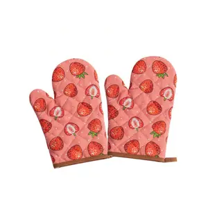 A pair of strawberry-patterned thickened kitchen cooking microwave gloves, suitable for daily household use, kitchen and restaurant oven use