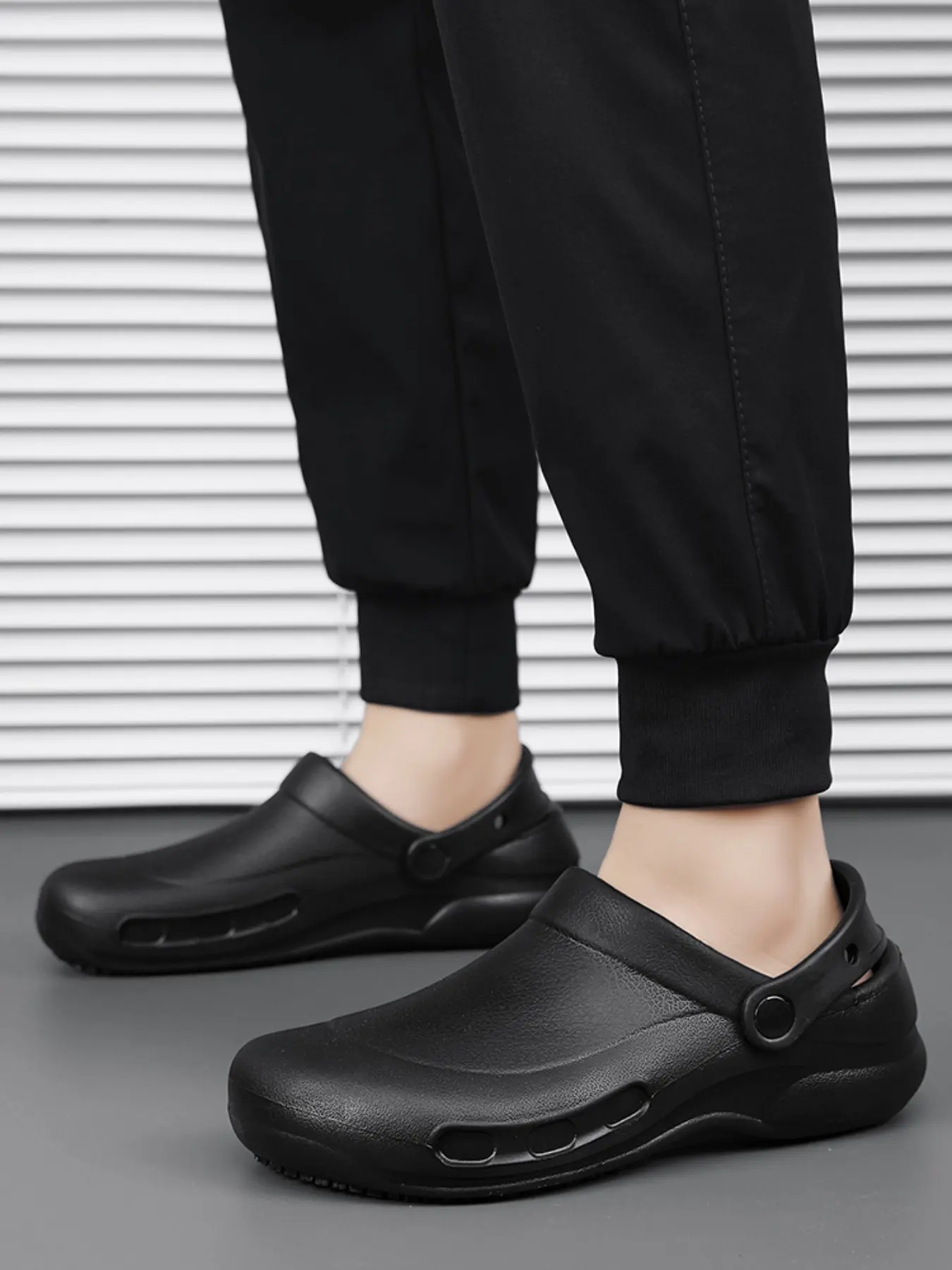 Nurse Breathable Hole Shoes, Doctor Easy Clean Lab Shoes, Durable Long-Lasting Medical Professional Clinical Shoes, Lightweight Outdoor Shoes, Breathable Lightweight Clogs, Work Clogs