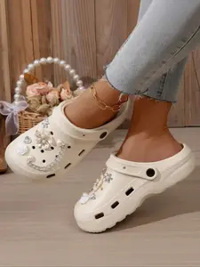 Comfortable Lightweight Shoes for Daily Wear, Versatile Fashion Footwear Suitable for All Ages, Durable Style for Everyday Use, Lightweight Slippers