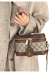 Vintage Floral Women's Handbag Crossbody Bag, Fashion Design for Daily Use, Perfect Accessory for Trendsetters, Cross Body Bags, Commuter Crossbody Bag