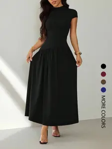 Women's short-sleeved pleated slim-fit casual dress, perfect for dates, parties, clubs, and commuting.