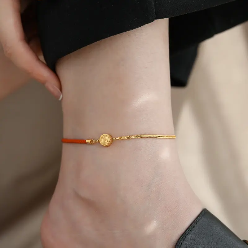 Red string with the character "Fu" in gold color