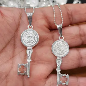 Llave de San Benito con cadena. Saint Benedict key with chain.