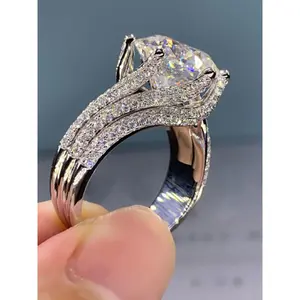 Young Internet Celebrity Hot Sale 5 Karat Imitation Moissanite Six Claw Luxurious Cluster III Love Ring Popular Women's Ring Women