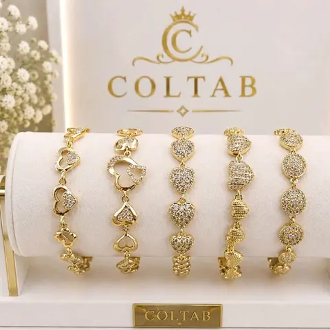 AA. 14K Goldplated Bracelets - Elegant Design, Gold plated