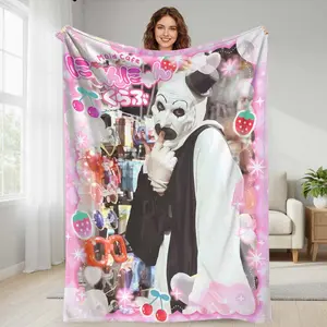 Terrifier Harlequin Clown Flannel Blanket， Kawaii Pink Fruit Frame Print， Soft Cozy Warmth for Bedroom Decor， Sofa Throw， Anime Cafe Theme， Photo Props， Cosplay Events， Party Gift