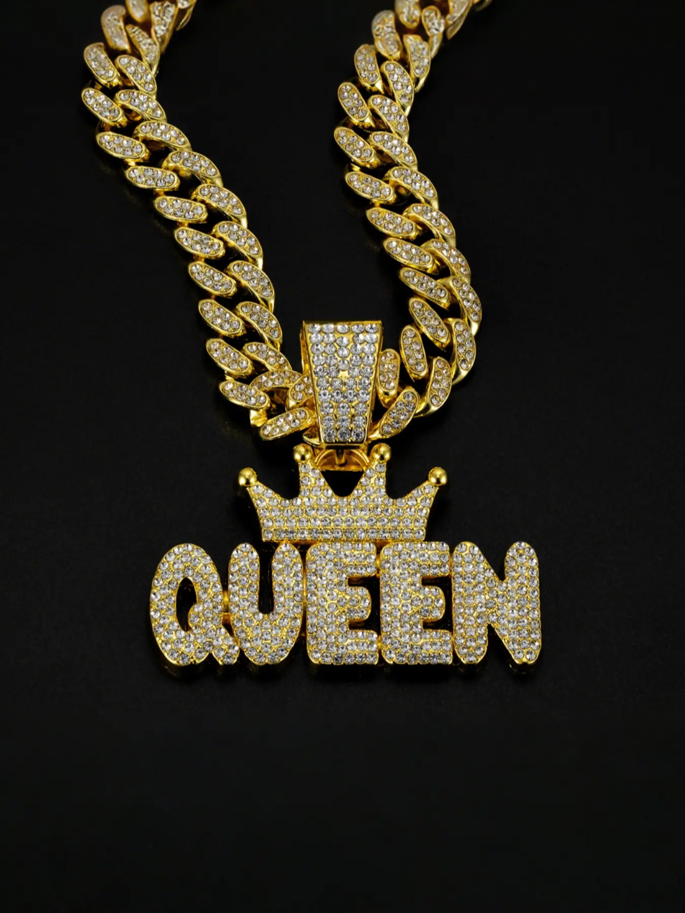 Queen Letter Zirconia Pendant Necklace, Statement Necklace, Alloy Cuban Link Chain Jewelry, Street Style Art Culture Accessory, Hip Hop Trendy Personalized Gift, Iced Out Jewelry