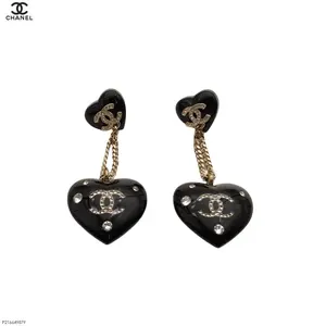 Pre-owned 【Alea】22B Double C Crystal Acrylic Heart Earrings