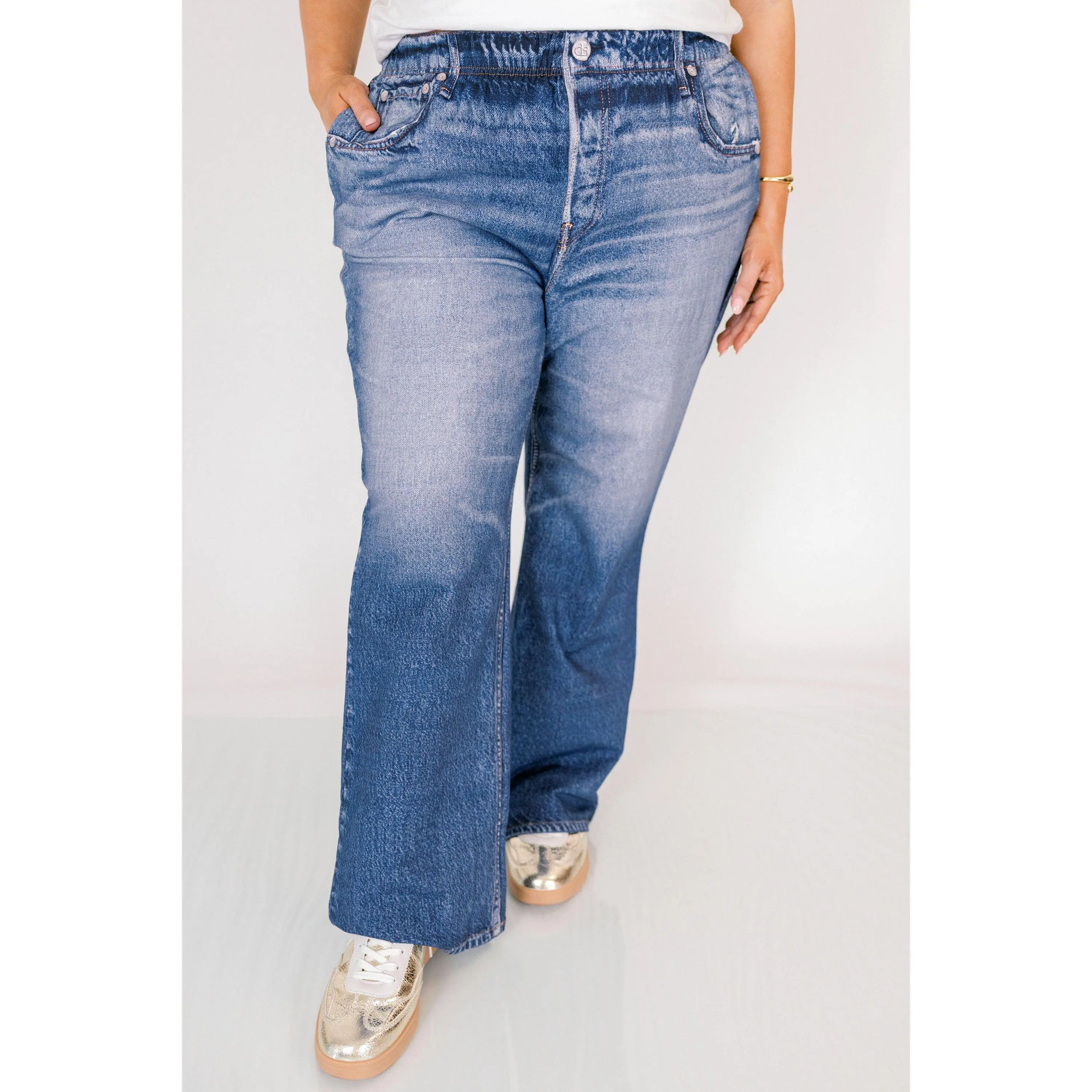 Women's Soft Elastic Flared Bootcut Denim Pants - Classic Wash Cotton-Spandex Fabric, Breathable Smooth Slip-On, Functional Pockets, Casual Vibe, Stylish Wide-Leg Trousers, No Rules Pants, Women's Bottoms Jeans, Printed, Style, Flare Jeans, Pocket Flare D