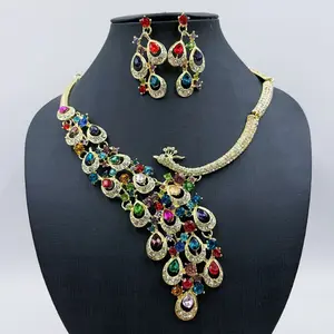 Beautiful Peacock Earrings And Necklace Jewelry Set Suitable for Banquets And Valentine'S Day Gifts