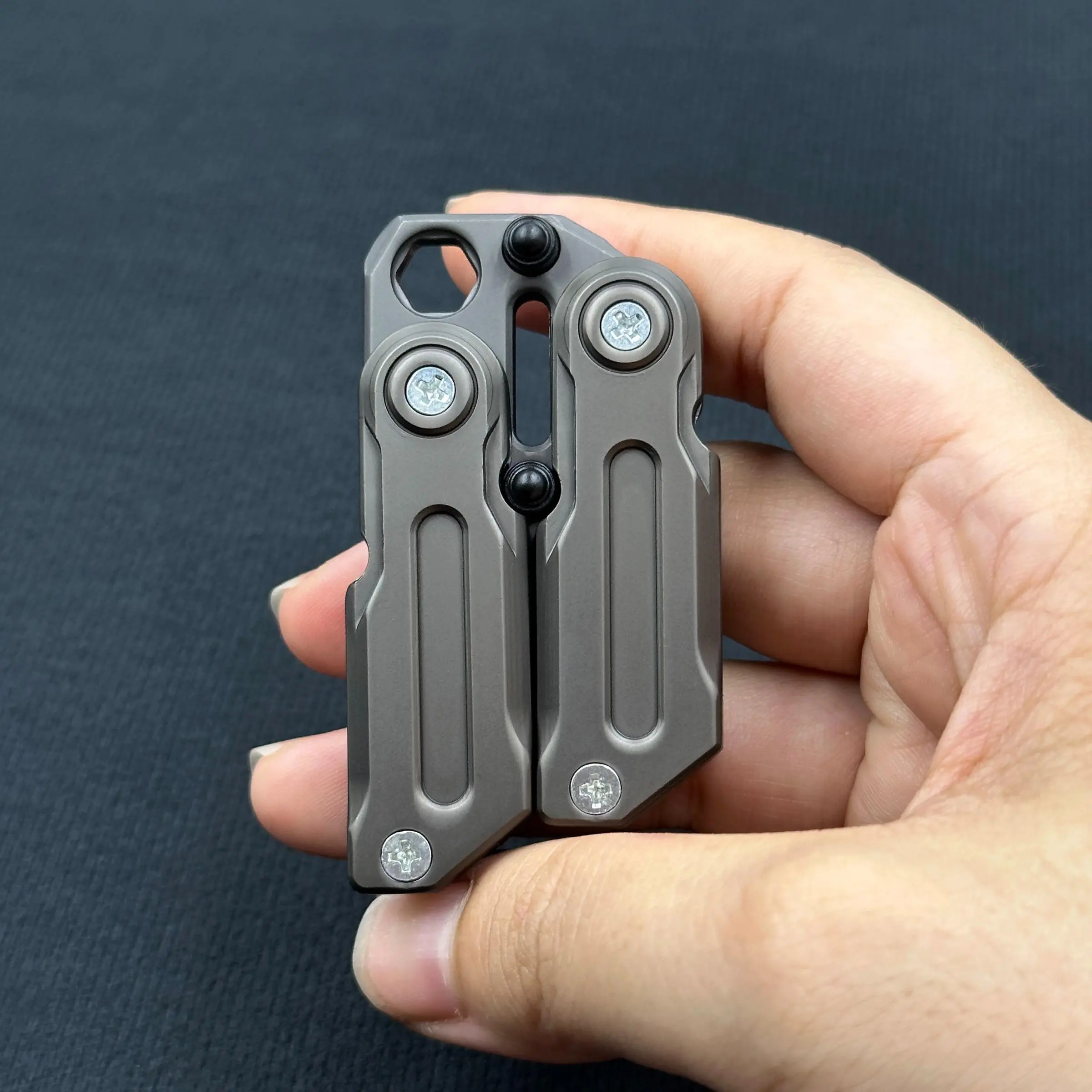 Magnetic Fidget Coin EDC Adult Decompression Toy Anxiety And Stress Relief Stress Relieving Accessory Multifunctional crowbar Fidget Slider Spinner Gift Fidget Gadget Stress Relief Fidgeting Stress Relief Tool
