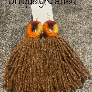 Muti loop yarn earrings
