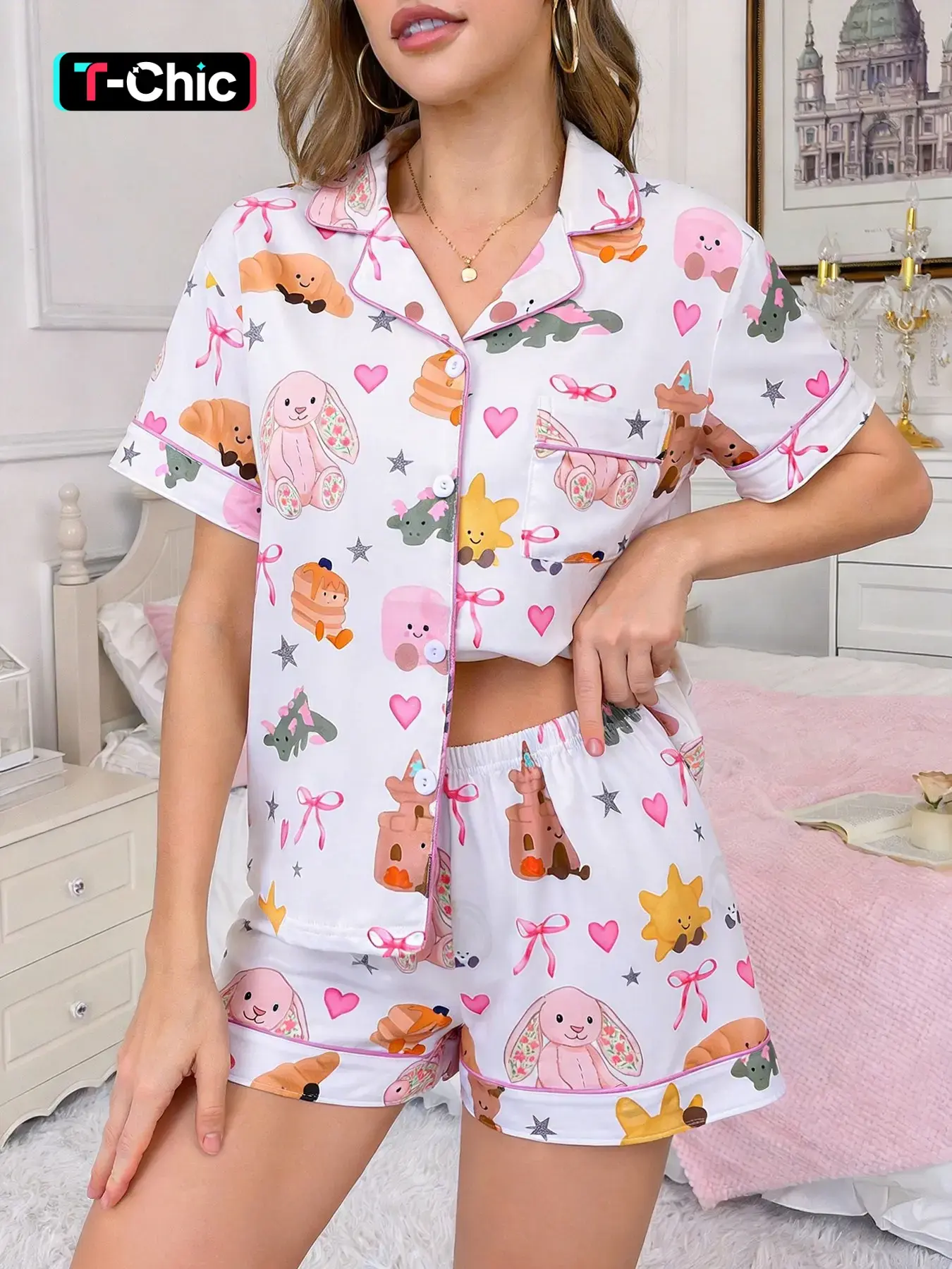 2-piece women's white background full body children's doll pattern printed short sleeved shorts with soft and comfortable collar design, small pocket elastic waistband, daily casual home women's pajama loungewear sleepwear set Homewear