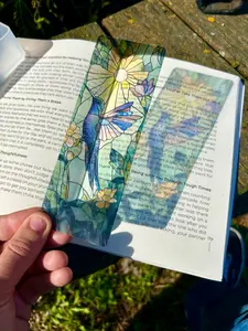 Stained Glass Hummingbird Bookmark, Floral Bird Page Marker, Handmade Gift for Book Lovers, Bird Themed Reading or Book Accessories