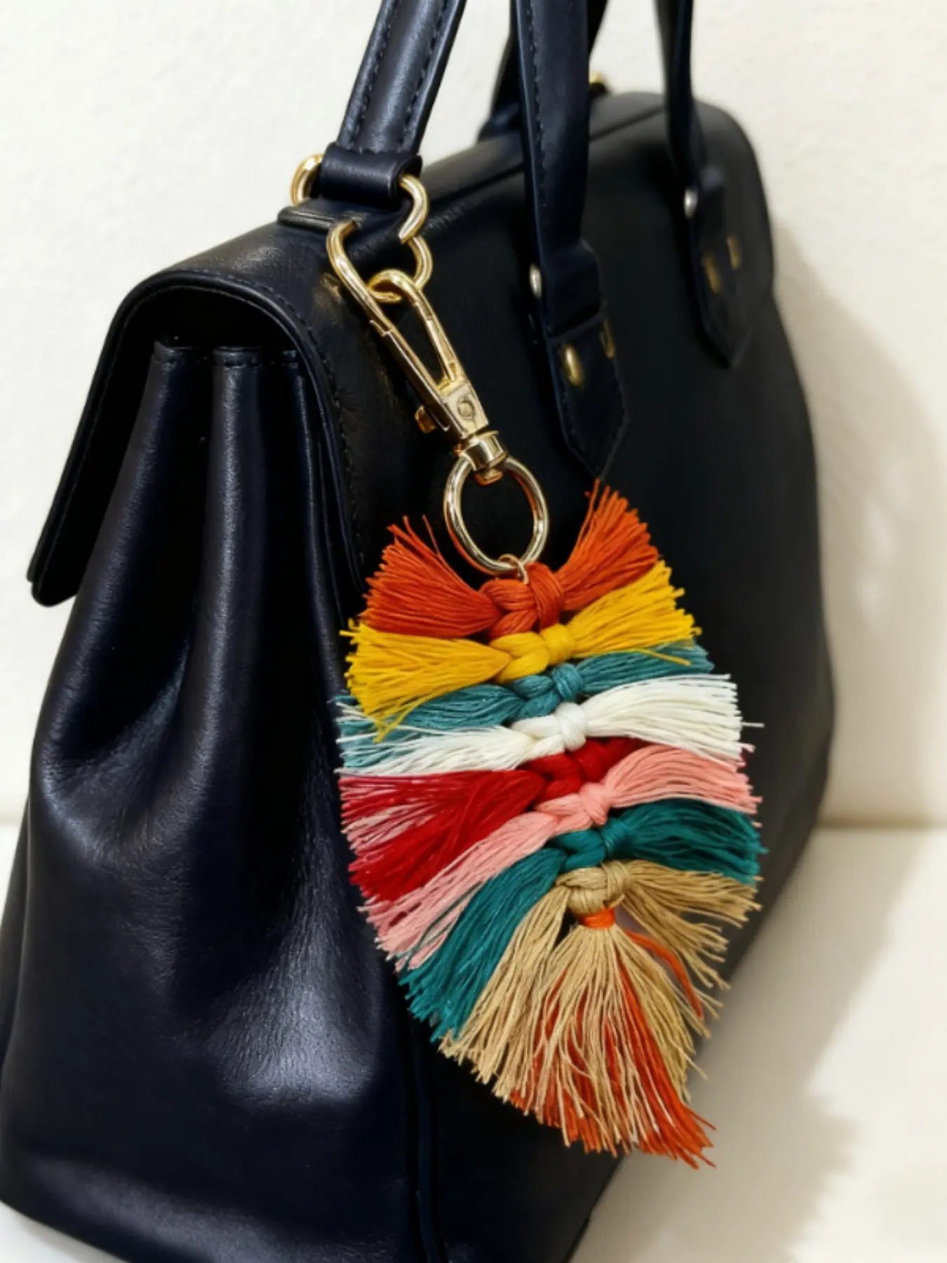 Bohemian Rainbow Leaf Tassel Keychain,Tassels Pendant with Golden Lobster Clasp,Boho Fringe Bag Charm,Keychain For Bags,Ombre Macrame Tassel Keychain,Macrame Tassel Fringe Decoration,Keychain Accessories