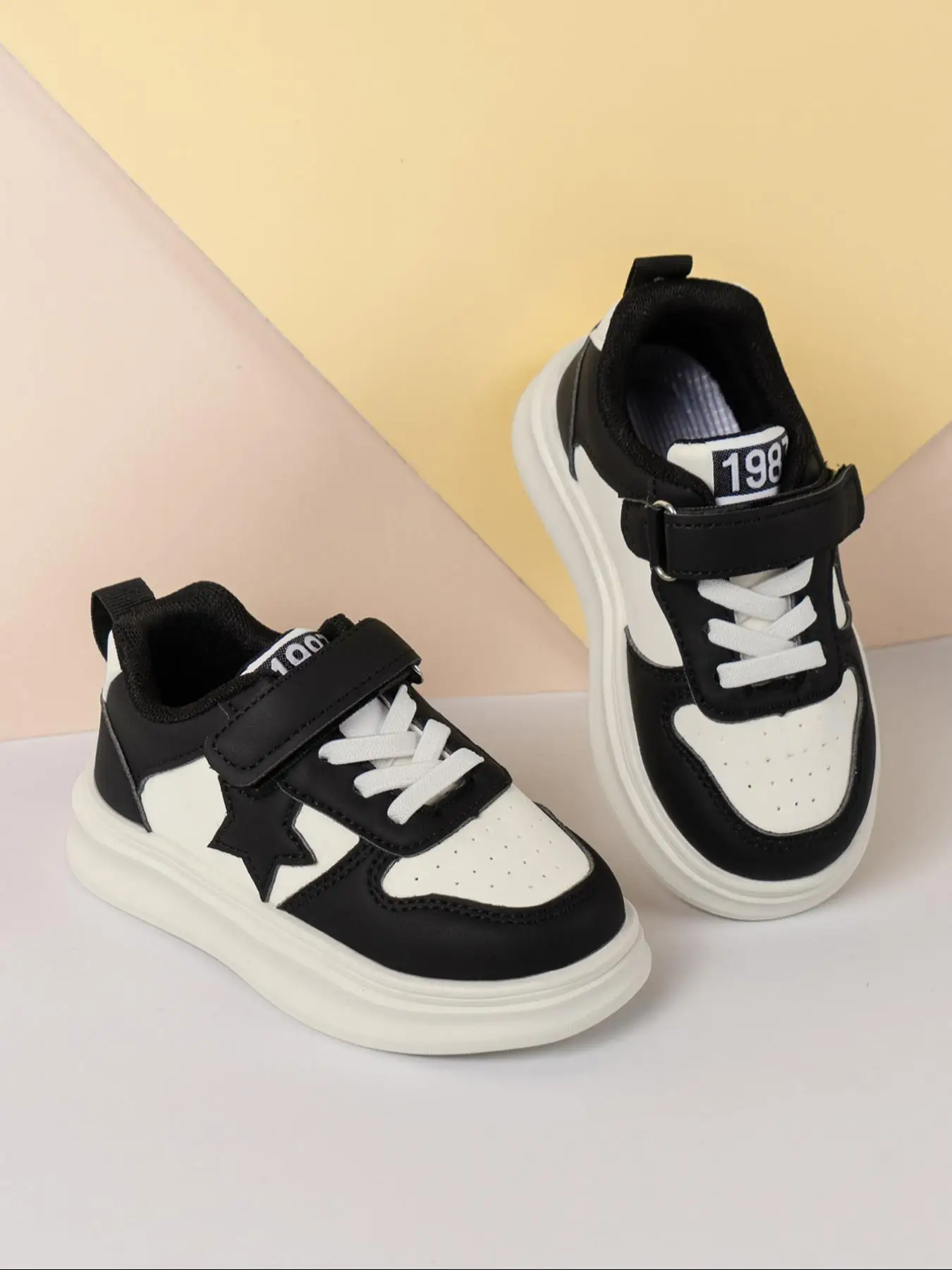 Kids' Fashionable Velcro Design Colorblock Low Top Sneakers, Star Decor Casual Comfortable Sports Running Shoes, All-match Basic Shoes for Boys & Girl