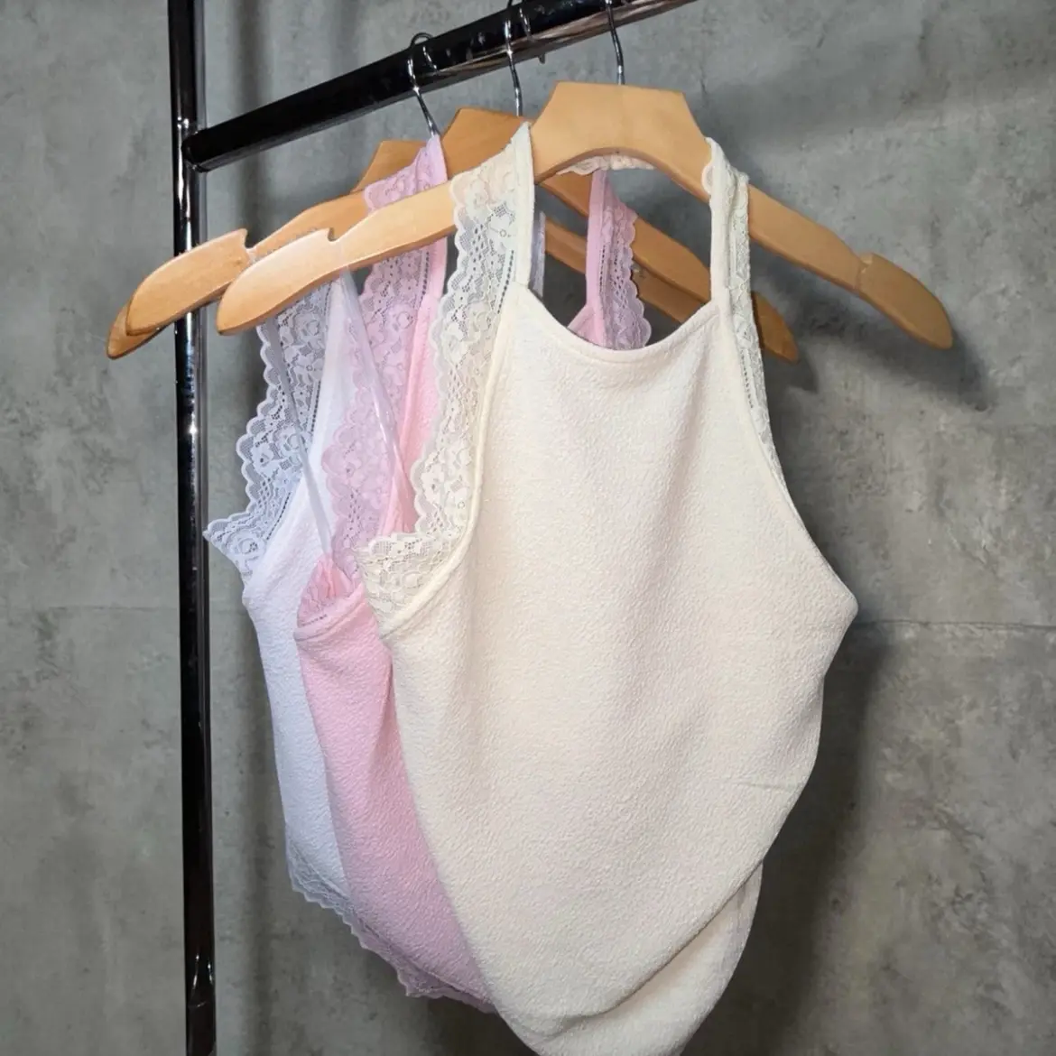 KNIT HALTER TOP