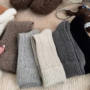 5 - Pair Mixed - Color Cable - Knit Sock Set: Premium Quality, Warm & Stylish! Featuring Delicate Weave, Assorted Soothing Tones. Ideal For Adding A Touch Of Elegance To Your Feet. Must - Have For Sock Lovers Seeking Comfort & Fashion.